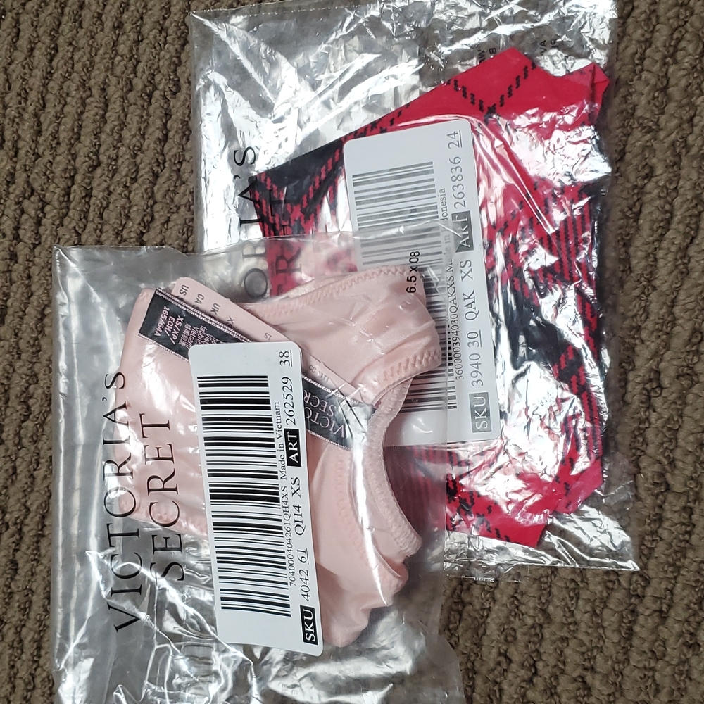 BNWTS Victoria's Secret panties 2 pack, Size XS